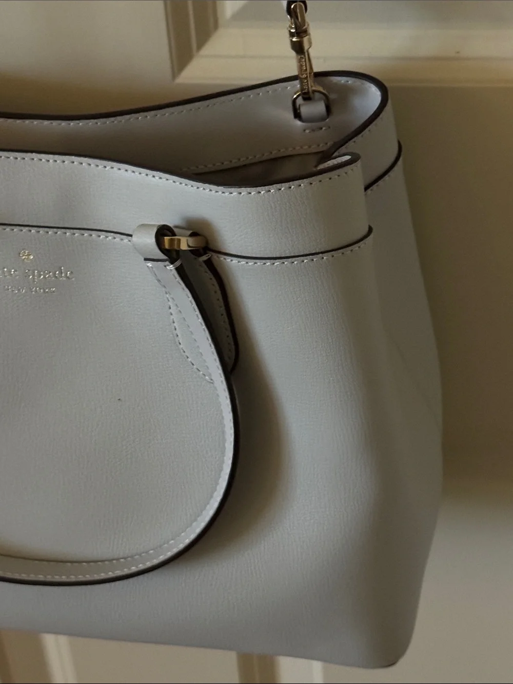 Kate Spade Women's Classic Light Gray Crossbody Bag EUC